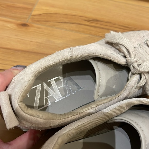 Zara Tan Sneakers - Picture 4 of 4